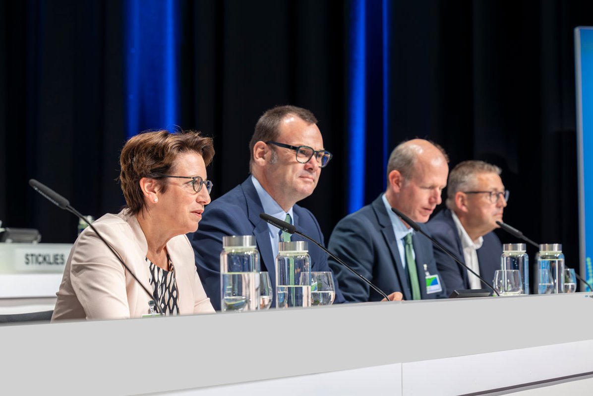 Heike Heim, Henning Deters und Dr. Dirk Waider. 
