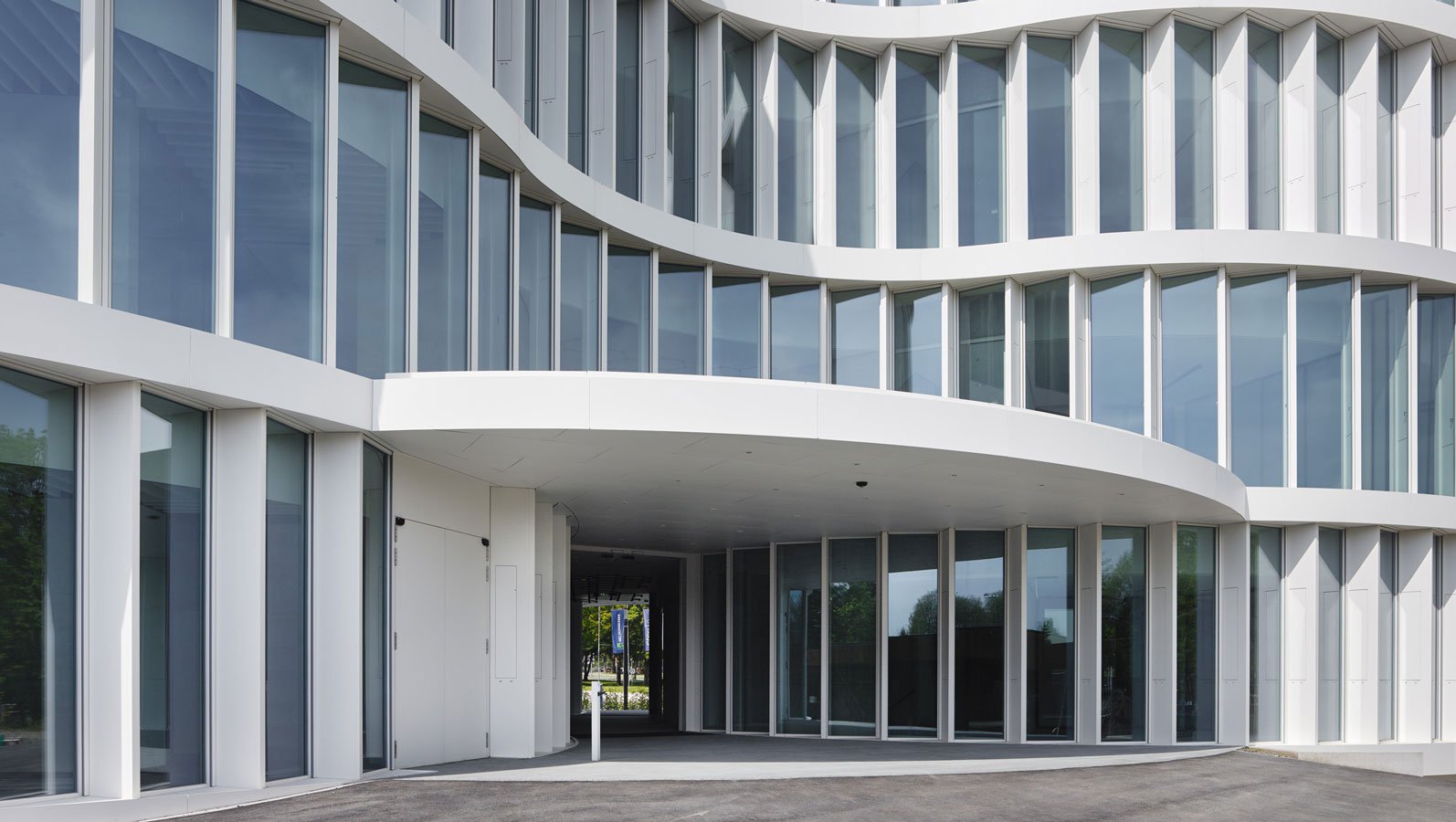 Das neue Gebäude in der Frontansicht.