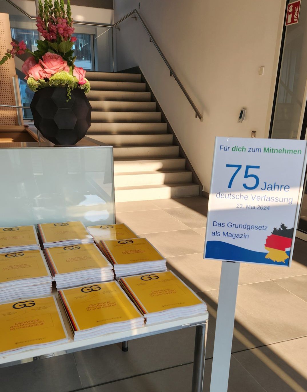 Am "Tag des Grundgesetzes" gab es das GG zum Mitnehmen.