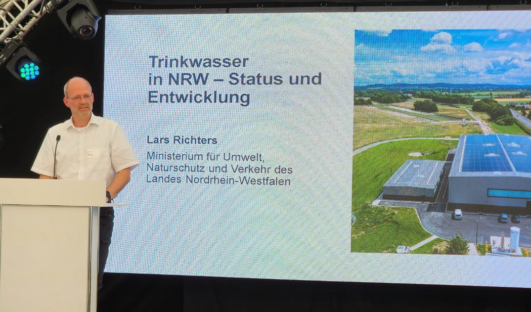 Lars Richters vom Ministerium für Umwelt, Naturschutz und Verkehr des Landes Nordrhein-Westfalen gratulierte zum Projektabschluss.