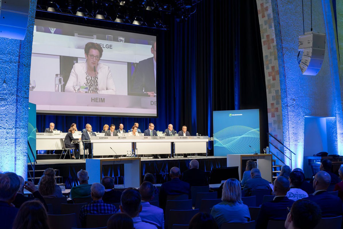 Heike Heim, Vorstandsvorsitzender der DSW21 leitete die Hauptversammlung ein.