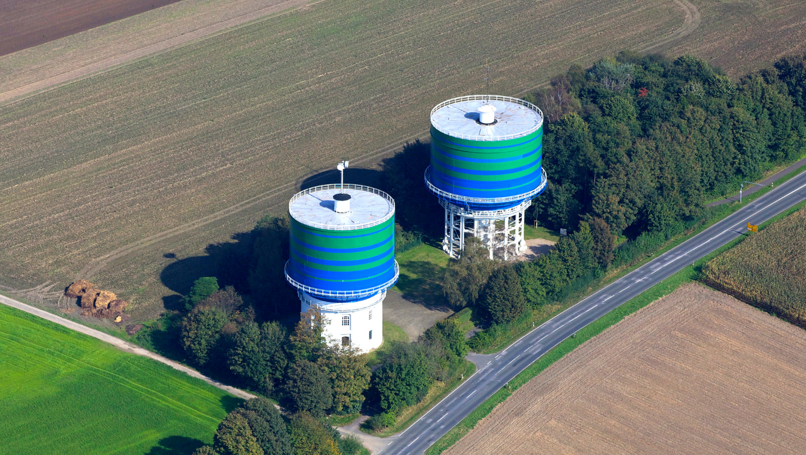 Die Hochbehälter in Herten aus der Luft fotografiert.