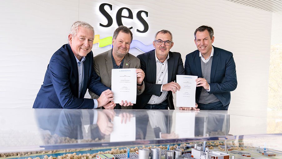 PGS, Stadtentwässerung Stuttgart und Tiefbauamt Karlsruhr unterzeichnen Vertrag 